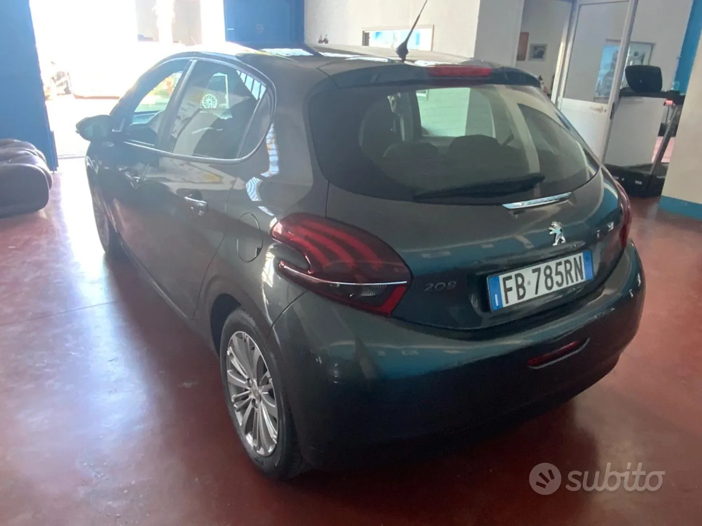 Peugeot 208 2015 photo 4
