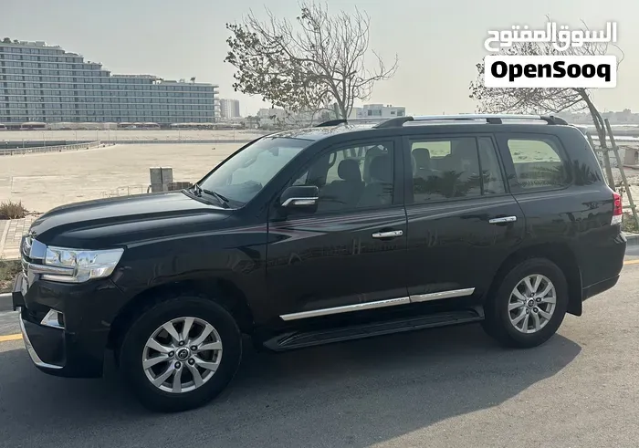 Toyota Land Cruiser 2018 photo 2