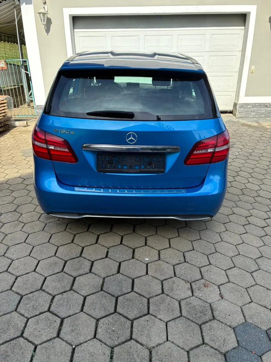 Mercedes-Benz B-Class 2018 photo 2