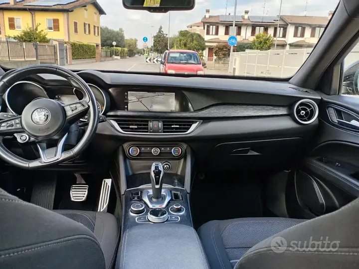 Alfa Romeo Stelvio 2022 photo 3