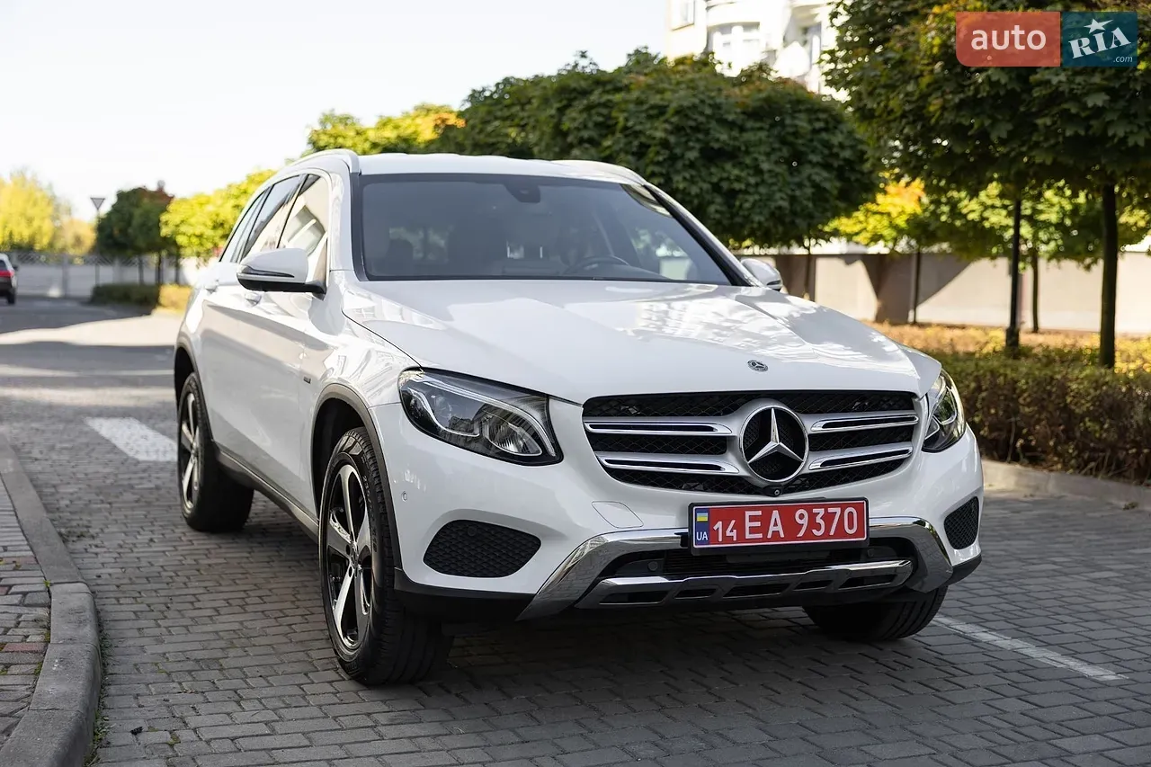 Mercedes-Benz Glc-Class 2018 photo 2