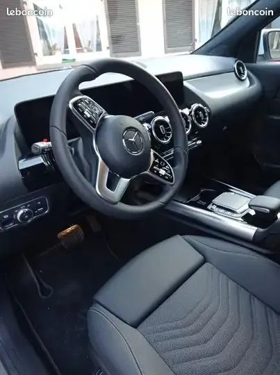 Mercedes-Benz Gla 2023 photo 2