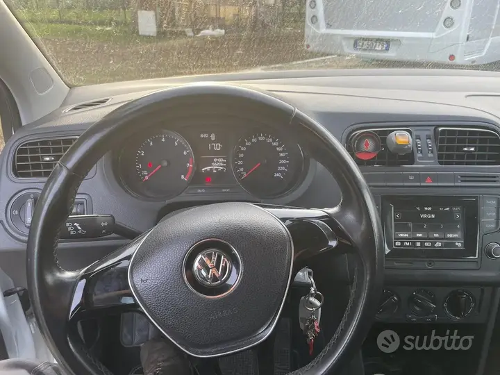 Volkswagen Polo 2015 photo 4