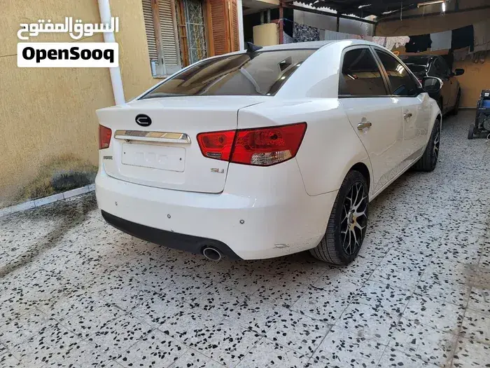 Kia Forte 2010 photo 2