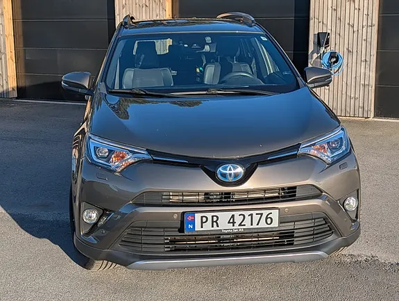 Toyota Rav4 2017 photo 3