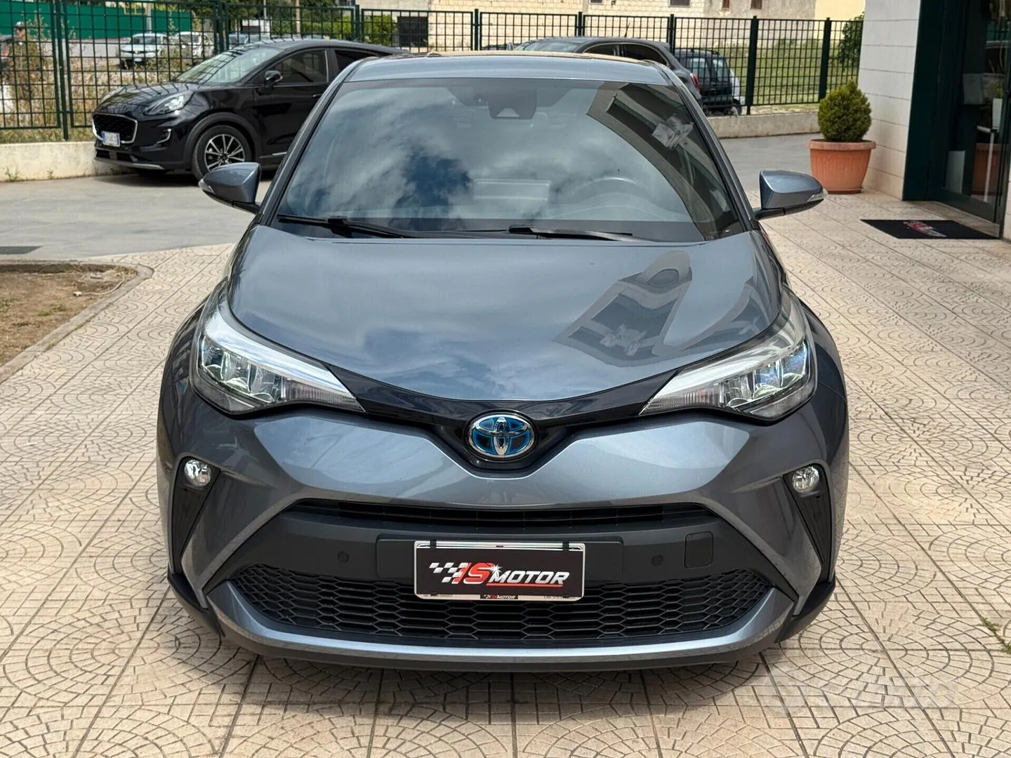 Toyota C-Hr 2022 photo 2