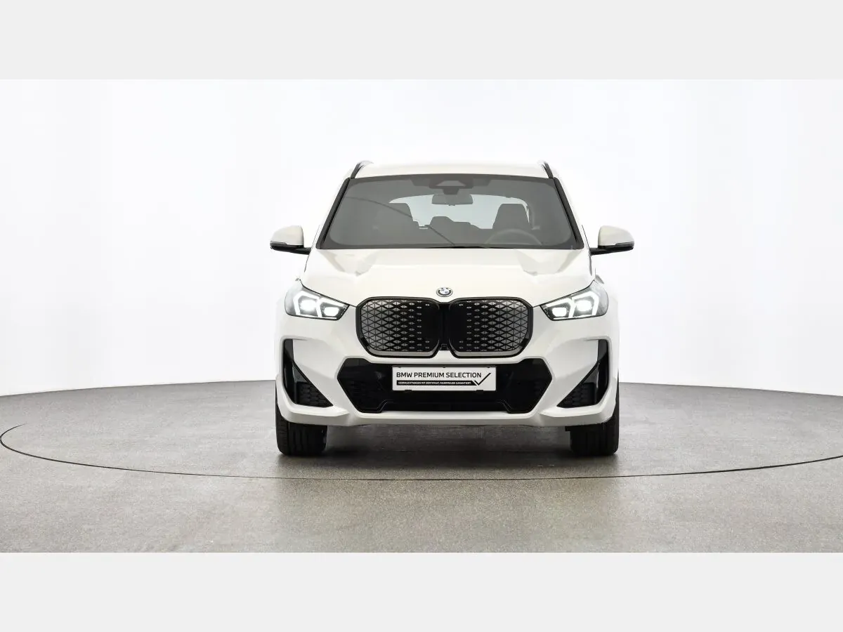 BMW Ix1 2024 photo 3