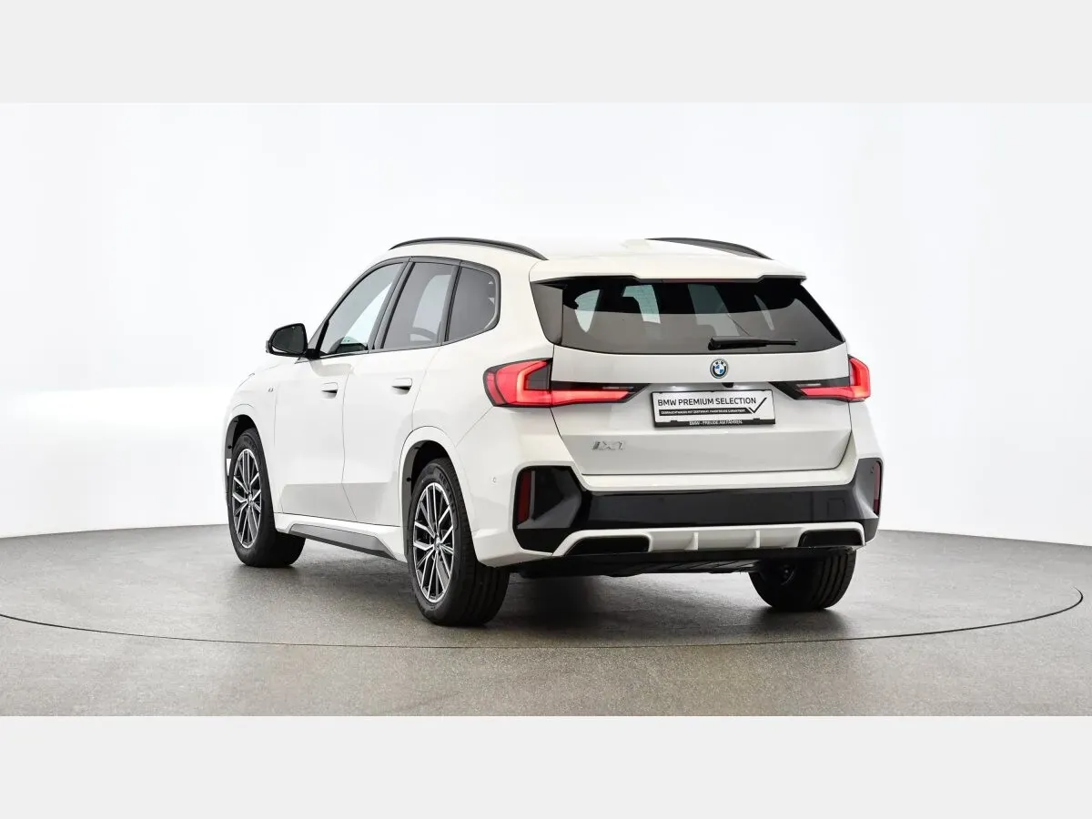 BMW Ix1 2024 photo 2
