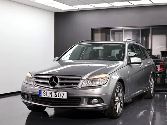 Mercedes-Benz C200 2010 photo 2