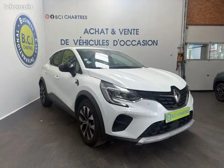 Renault Captur 2022 photo 2