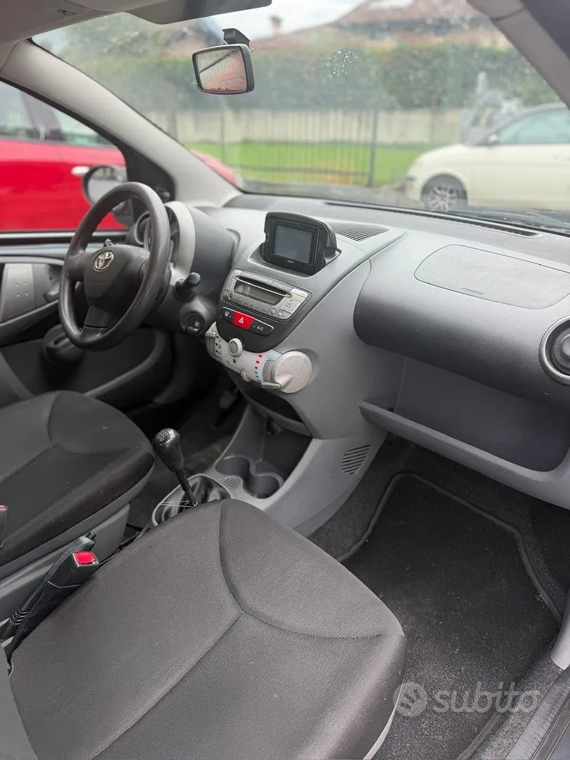 Toyota Aygo 2011 photo 5
