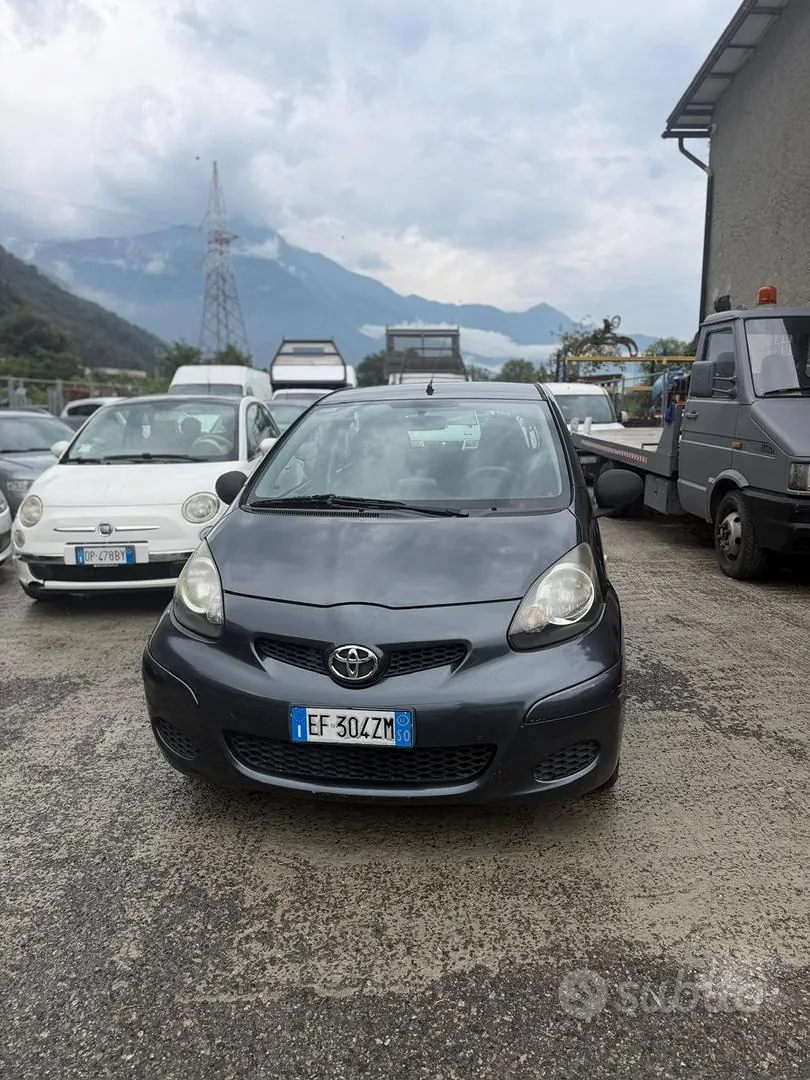 Toyota Aygo 2011 photo 2