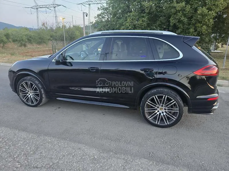 Porsche Cayenne 2015 photo 2
