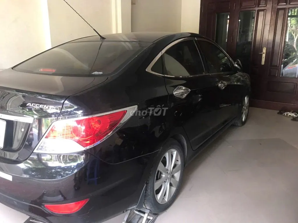 Hyundai Accent 2012 photo 2