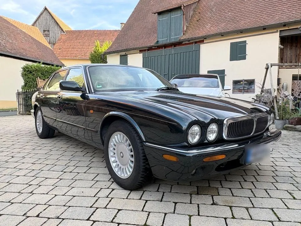 Jaguar Xj8