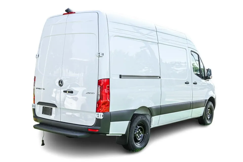 Mercedes-Benz Sprinter 2026 photo 4