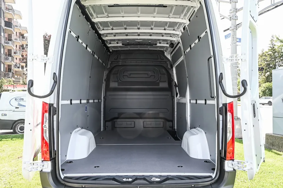 Mercedes-Benz Sprinter 2026 photo 5