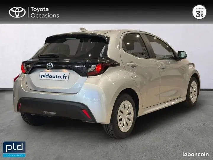 Toyota Yaris 2022 photo 2