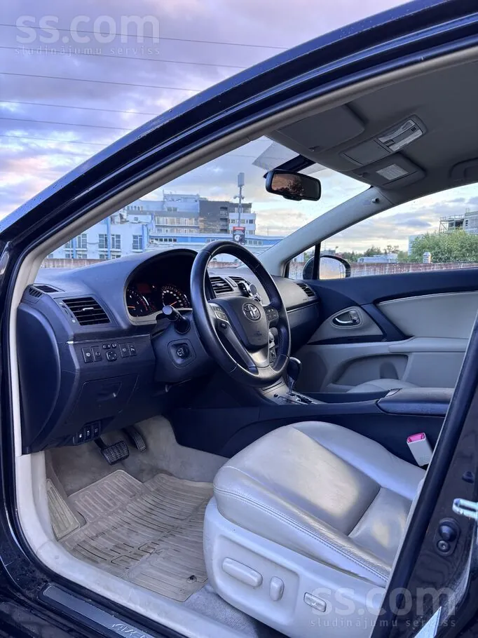 Toyota Avensis 2011 photo 4