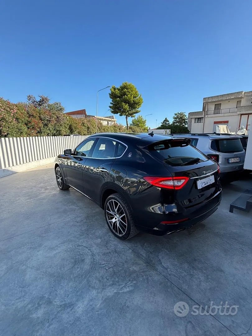 Maserati Levante 2017 photo 4