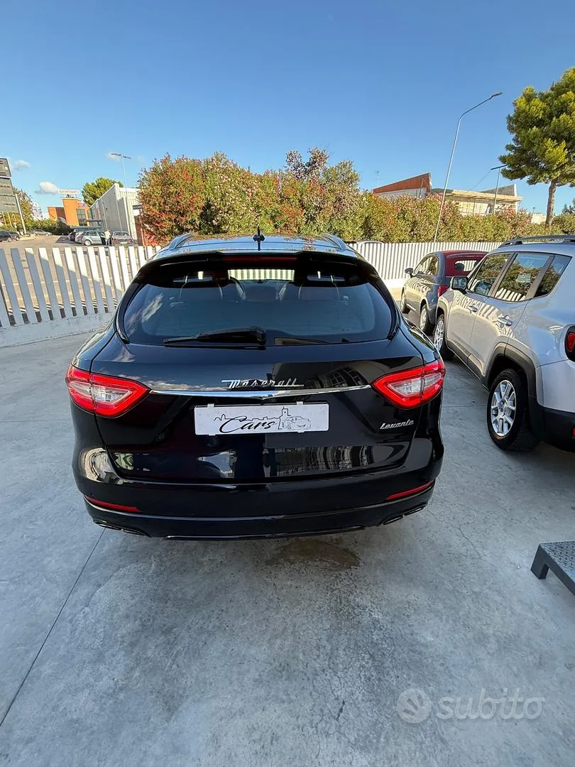 Maserati Levante 2017 photo 5