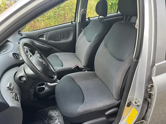 Toyota Yaris 2003 photo 3