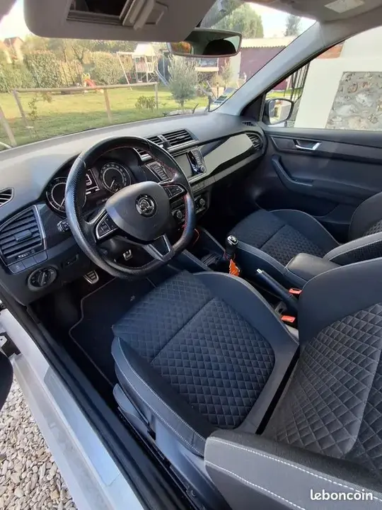 Skoda Fabia 2018 photo 3
