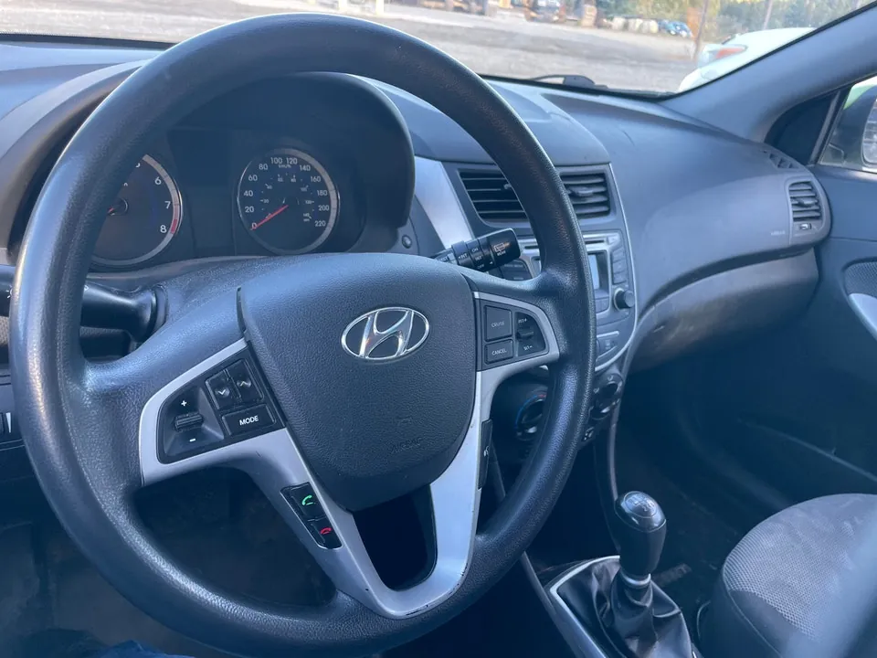 Hyundai Accent 2014 photo 4