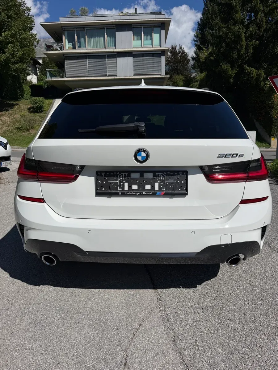 BMW 3 Series 2021 photo 3
