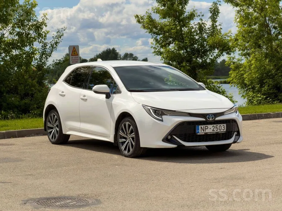 Toyota Corolla 2023 photo 2
