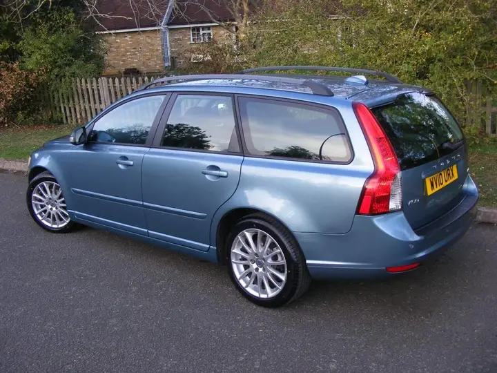 Volvo V50 2010 photo 2
