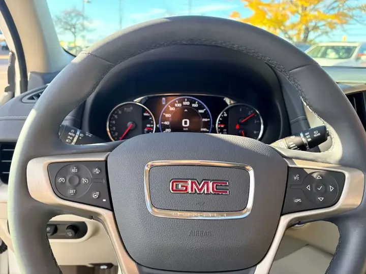 GMC Terrain 2024 photo 4