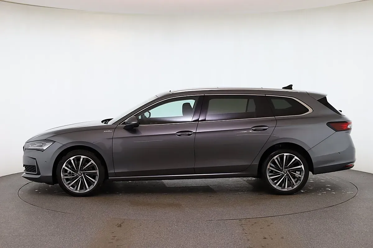 Skoda Superb 2026 photo 2