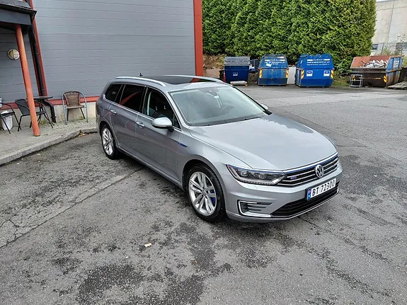 Volkswagen Passat 2018 photo 2
