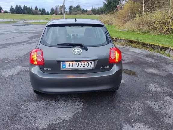 Toyota Auris 2008 photo 4