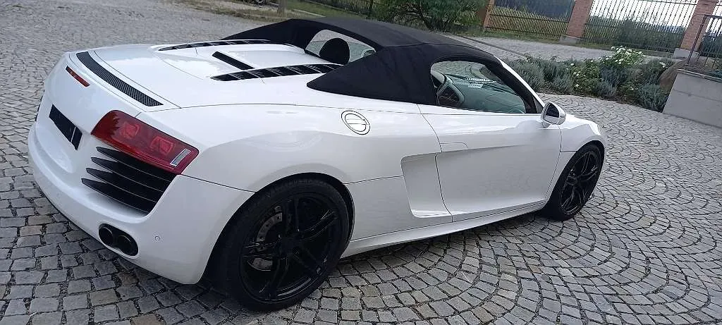 Audi R8