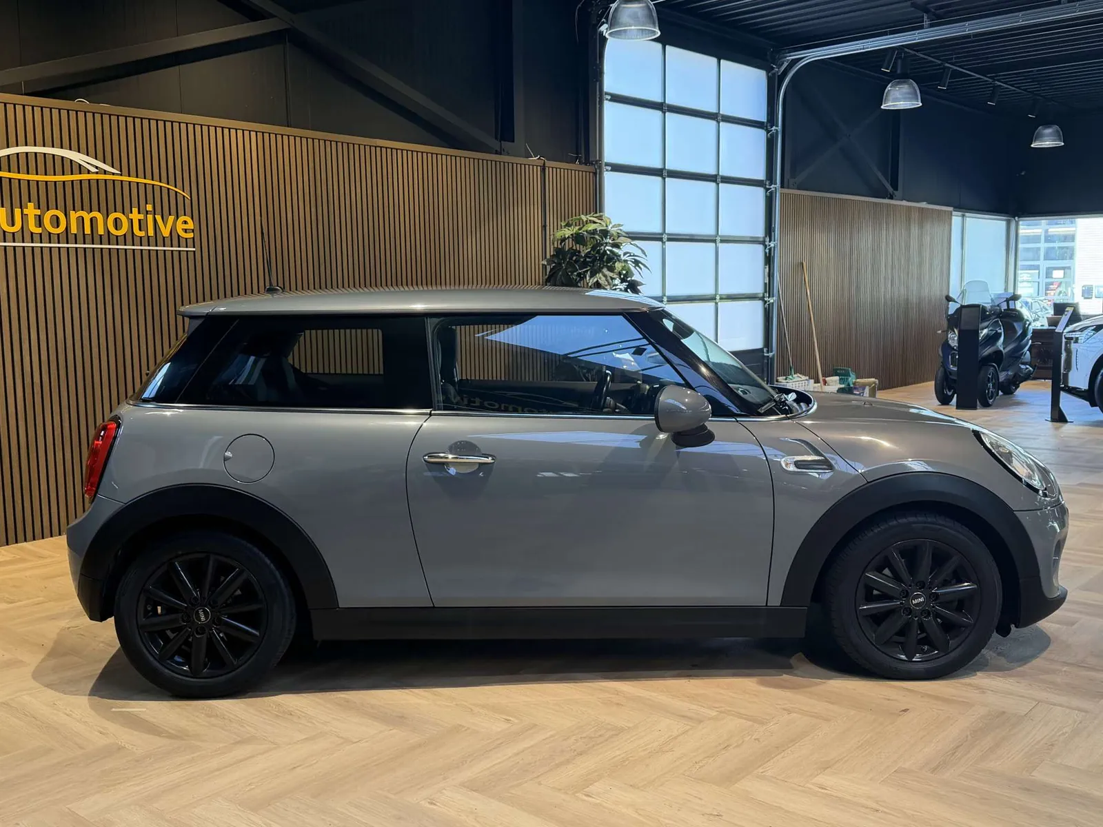 Mini One 2016 photo 2