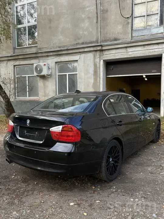 BMW 330 2006 photo 2
