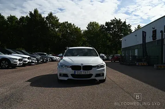 BMW 320I 2018 photo 2