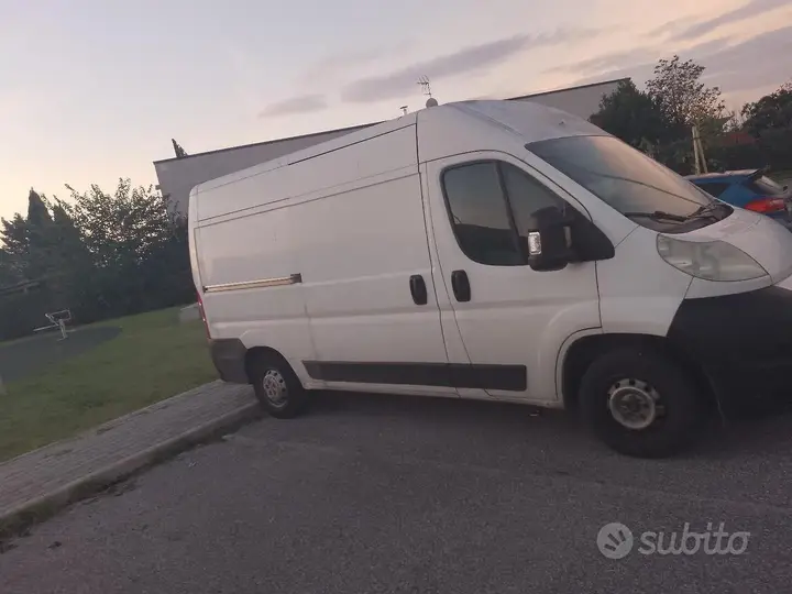 Peugeot Boxer 2011 photo 3