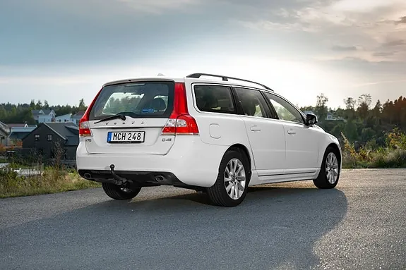 Volvo V70 2016 photo 2