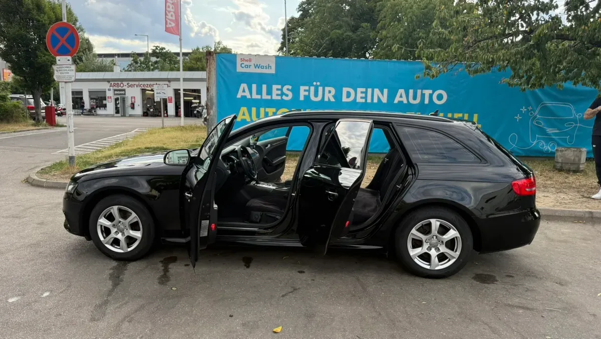 Audi A4 2009 photo 3