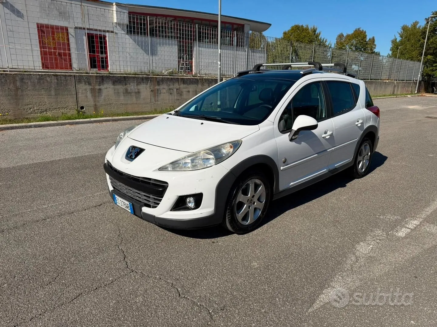 Peugeot 207 2010 photo 2