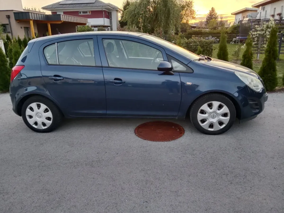 Opel Corsa 2012 photo 3