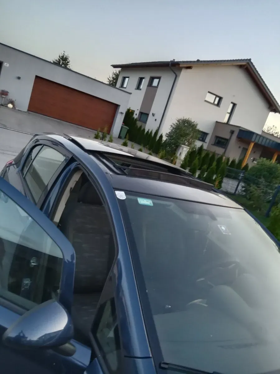 Opel Corsa 2012 photo 2