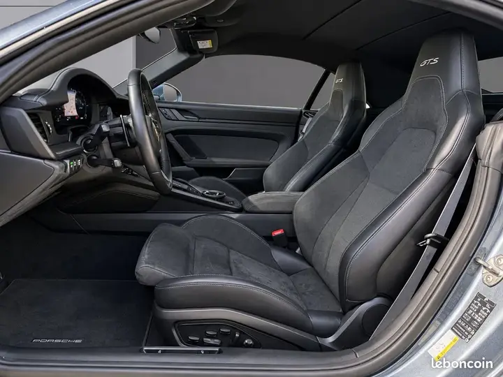 Porsche 911 2024 photo 2