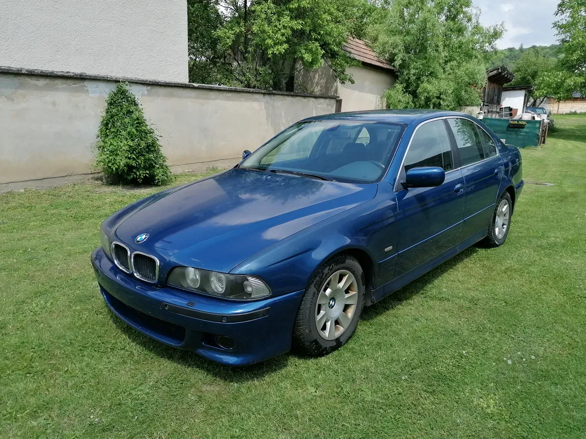 BMW 5 Series 2001 photo 2