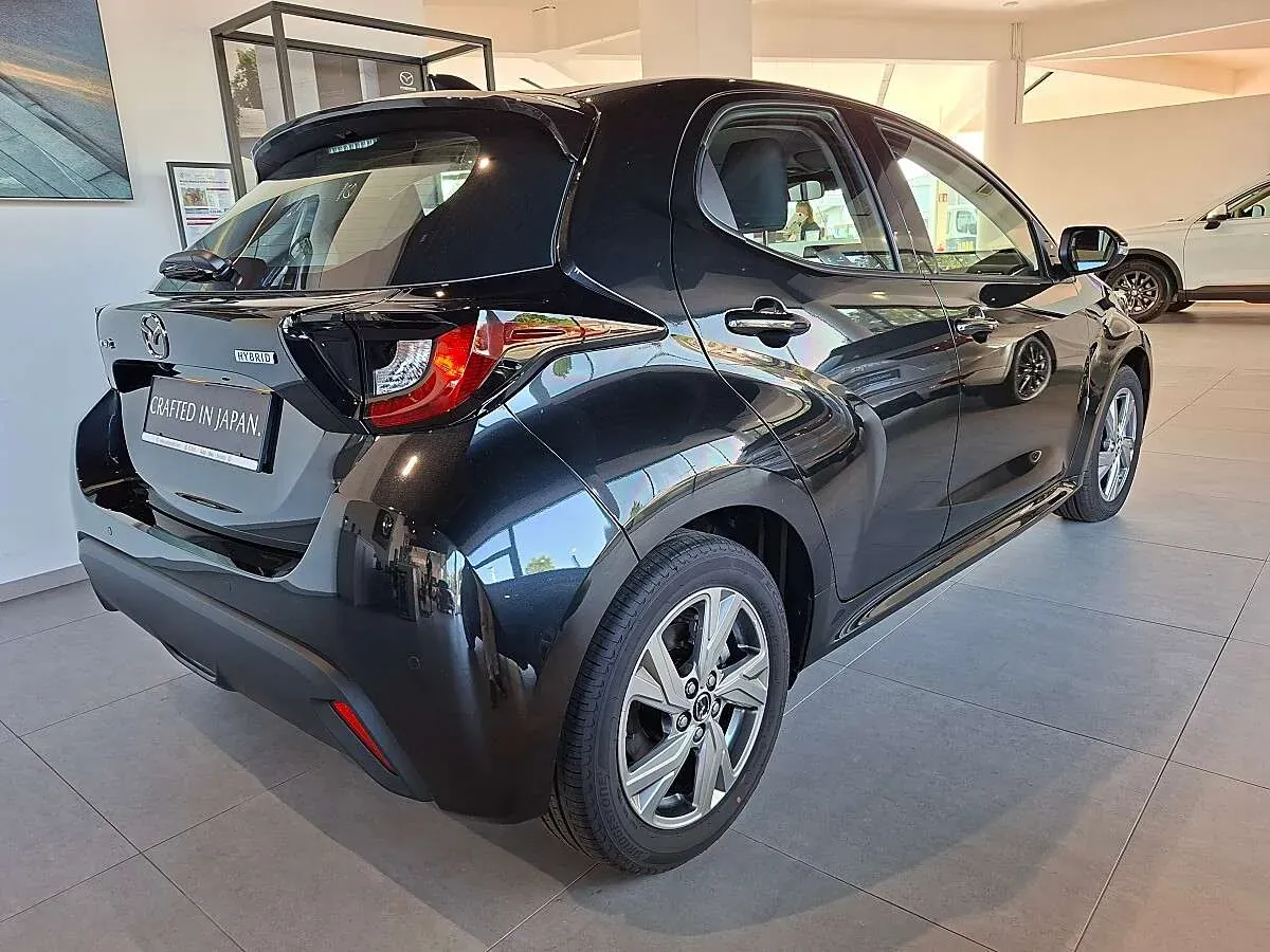 Mazda Mazda2 2026 photo 2