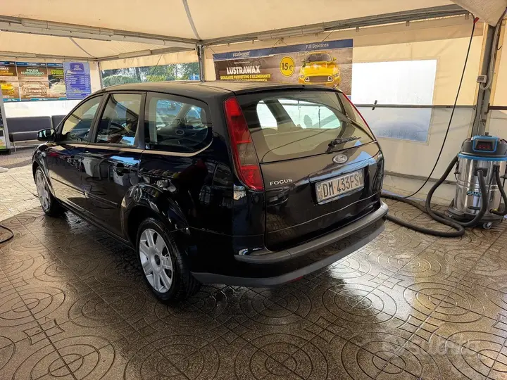 Ford Focus 2008 photo 2
