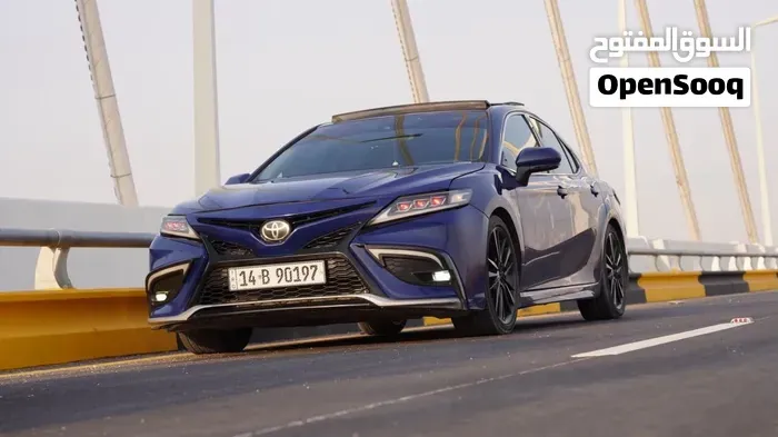 Toyota Camry 2023 photo 3